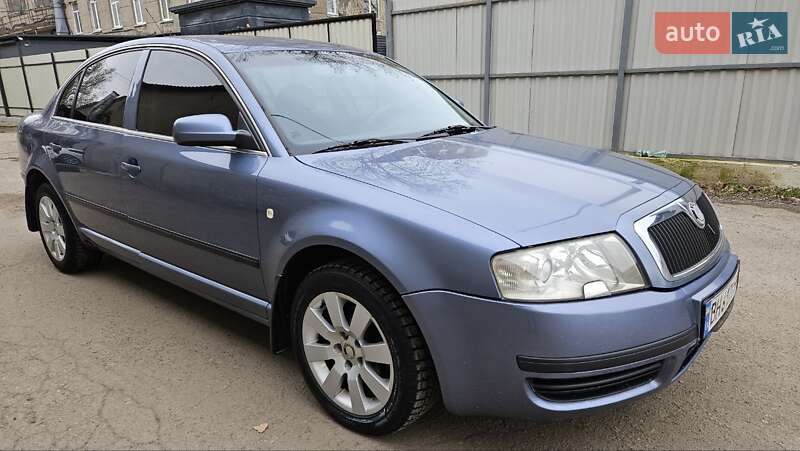 Лифтбек Skoda Superb 2006 в Сарате