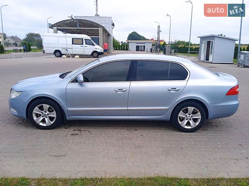 Skoda Superb 2011