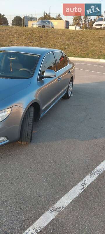 Лифтбек Skoda Superb 2011 в Виннице
