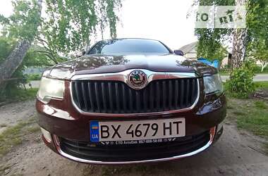 Лифтбек Skoda Superb 2012 в Староконстантинове