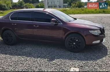 Лифтбек Skoda Superb 2012 в 