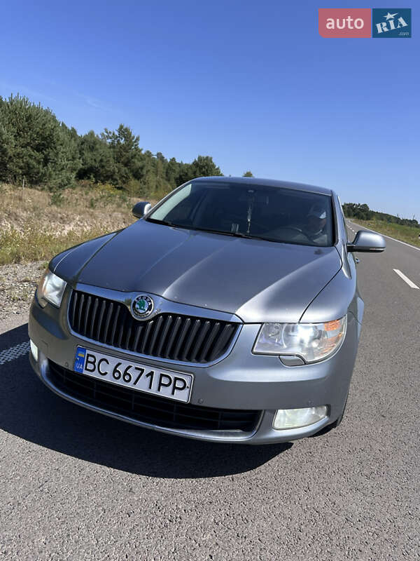 Ліфтбек Skoda Superb 2013 в Львові