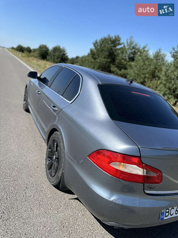 Ліфтбек Skoda Superb 2013 в Львові