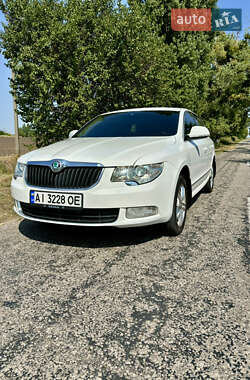 Лифтбек Skoda Superb 2011 в 