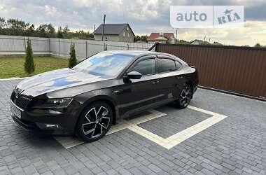 Лифтбек Skoda Superb 2016 в Черновцах