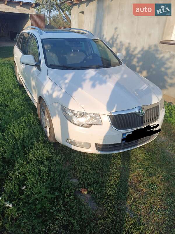Универсал Skoda Superb 2010 в Белзе