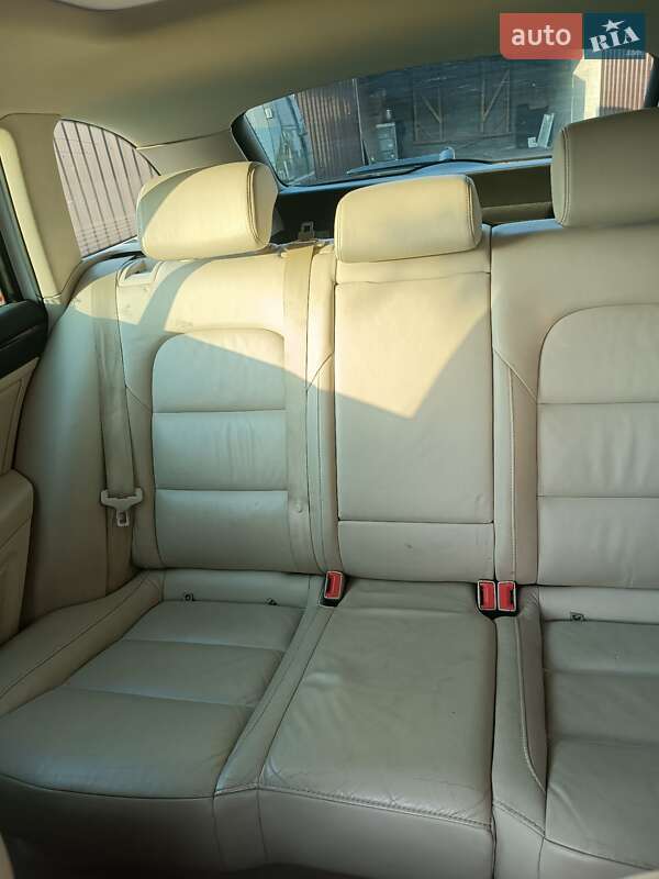Универсал Skoda Superb 2010 в Белзе