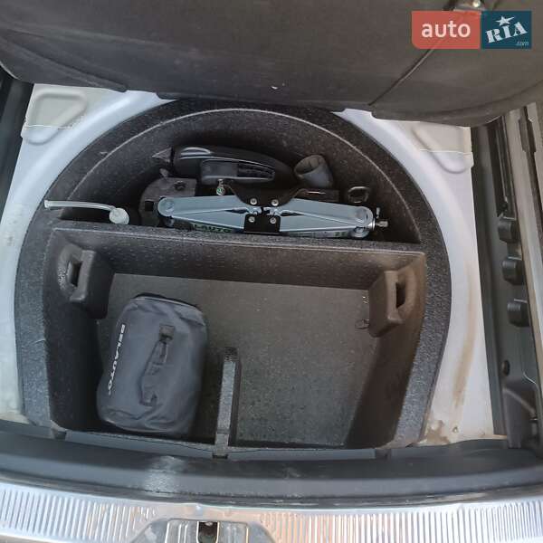 Универсал Skoda Superb 2010 в Белзе