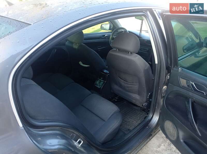 Лифтбек Skoda Superb 2005 в Снятине