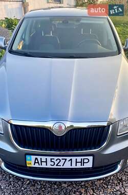 Лифтбек Skoda Superb 2012 в 