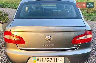 Лифтбек Skoda Superb 2012 в 