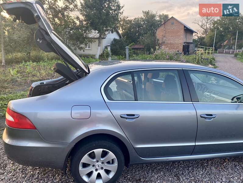 Ліфтбек Skoda Superb 2012 в Києві