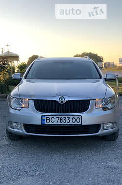 Универсал Skoda Superb 2011 в Збараже