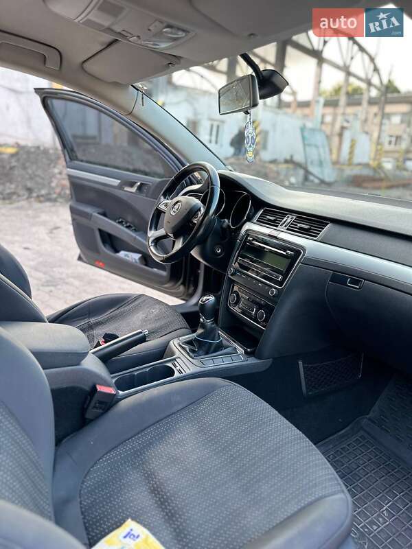 Лифтбек Skoda Superb 2014 в Львове