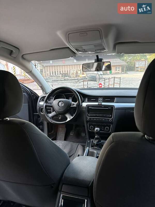 Лифтбек Skoda Superb 2014 в Львове