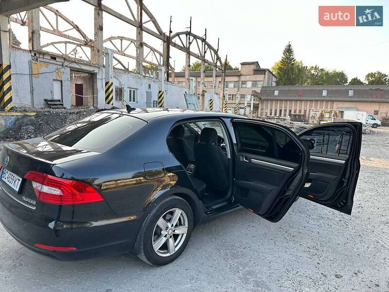 Лифтбек Skoda Superb 2014 в Львове