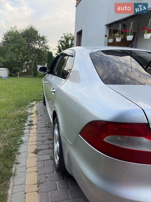 Ліфтбек Skoda Superb 2009 в Чернівцях