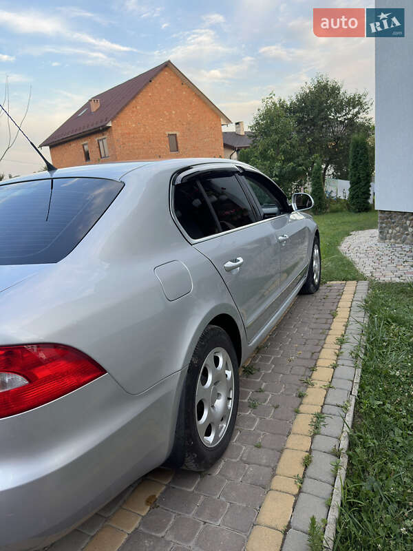 Ліфтбек Skoda Superb 2009 в Чернівцях