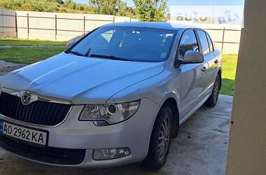 Лифтбек Skoda Superb 2011 в Хусте