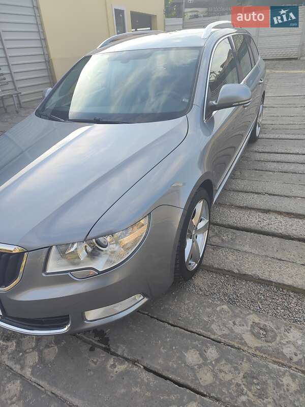 Универсал Skoda Superb 2011 в Люботине