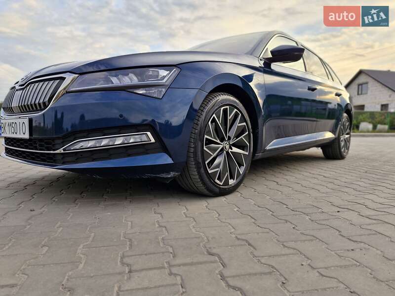 Универсал Skoda Superb 2020 в Вараше