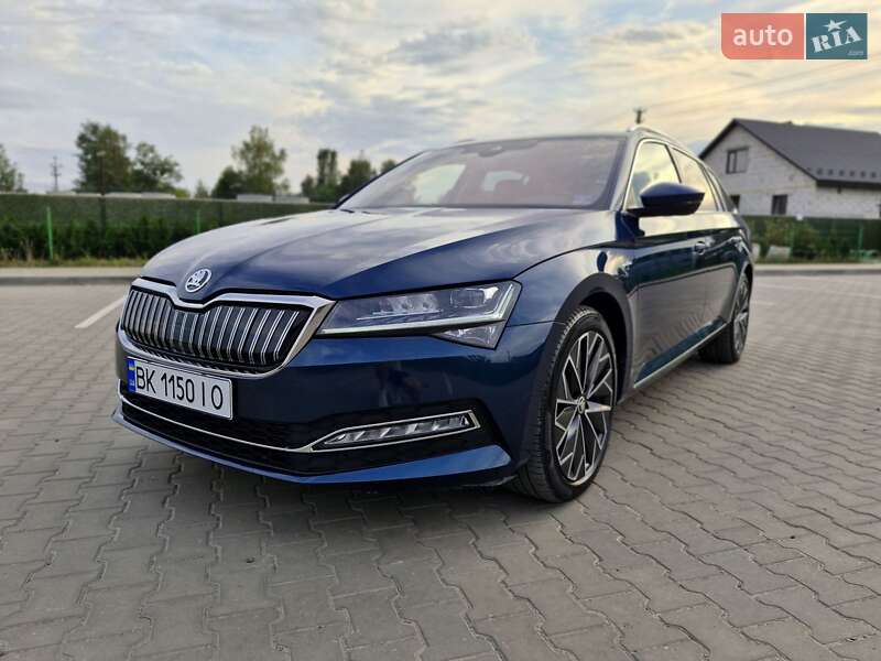 Универсал Skoda Superb 2020 в Вараше