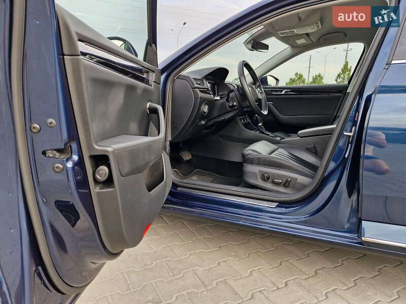 Универсал Skoda Superb 2020 в Вараше