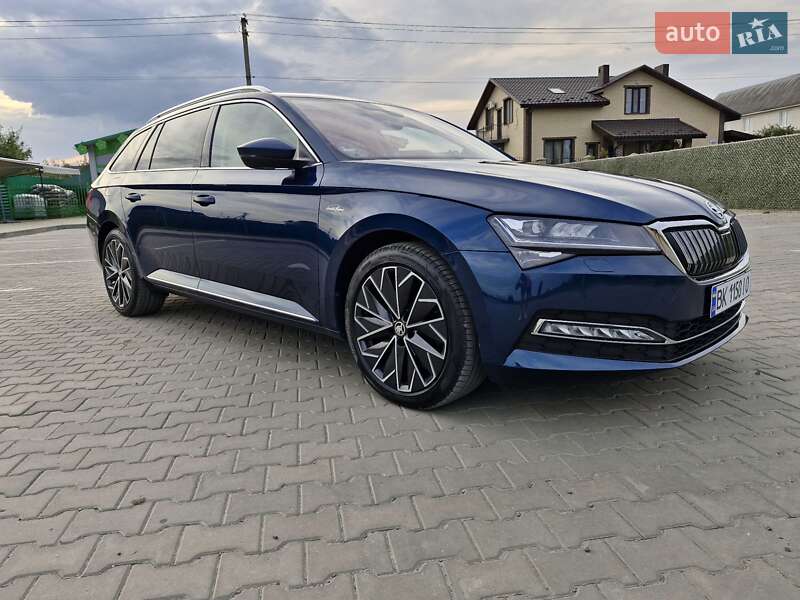 Универсал Skoda Superb 2020 в Вараше