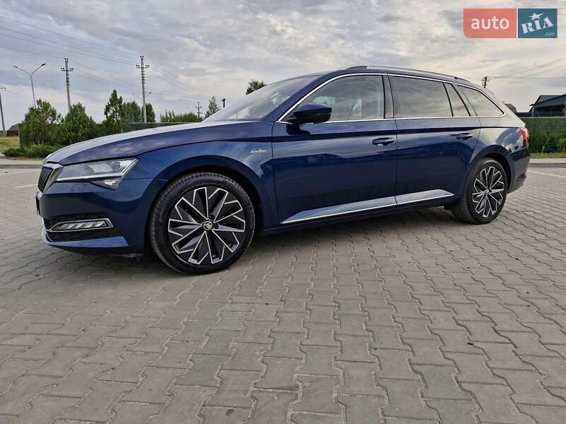 Универсал Skoda Superb 2020 в Вараше