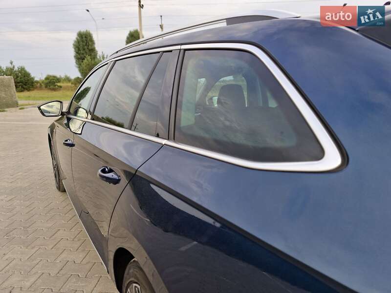 Универсал Skoda Superb 2020 в Вараше