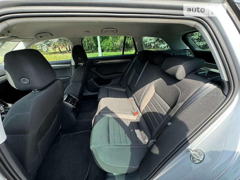 Универсал Skoda Superb 2019 в Киеве