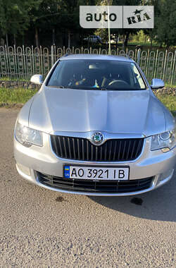 Універсал Skoda Superb 2011 в Тячеві