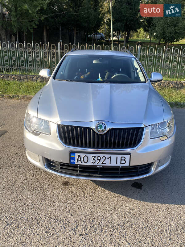Skoda Superb 2011
