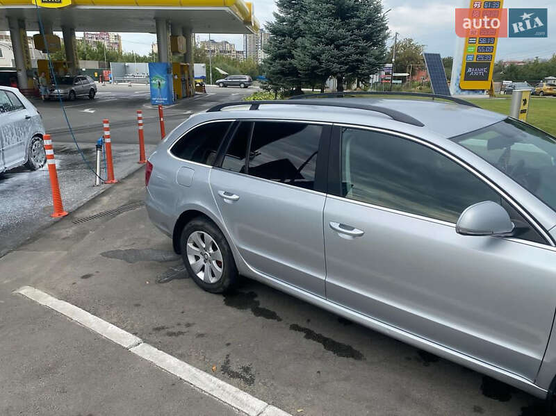 Универсал Skoda Superb 2012 в Киеве
