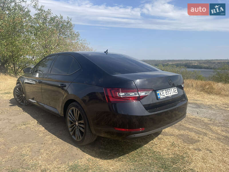 Ліфтбек Skoda Superb 2015 в Дніпрі