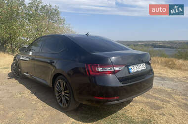 Лифтбек Skoda Superb 2015 в 