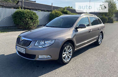 Универсал Skoda Superb 2013 в Ужгороде