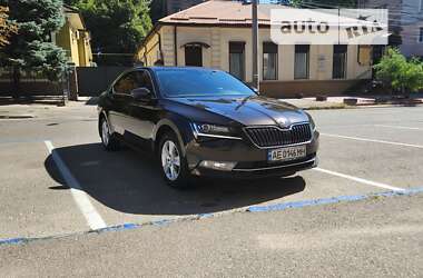 Лифтбек Skoda Superb 2016 в Днепре