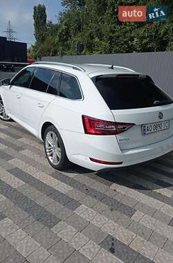 Универсал Skoda Superb 2016 в Ужгороде