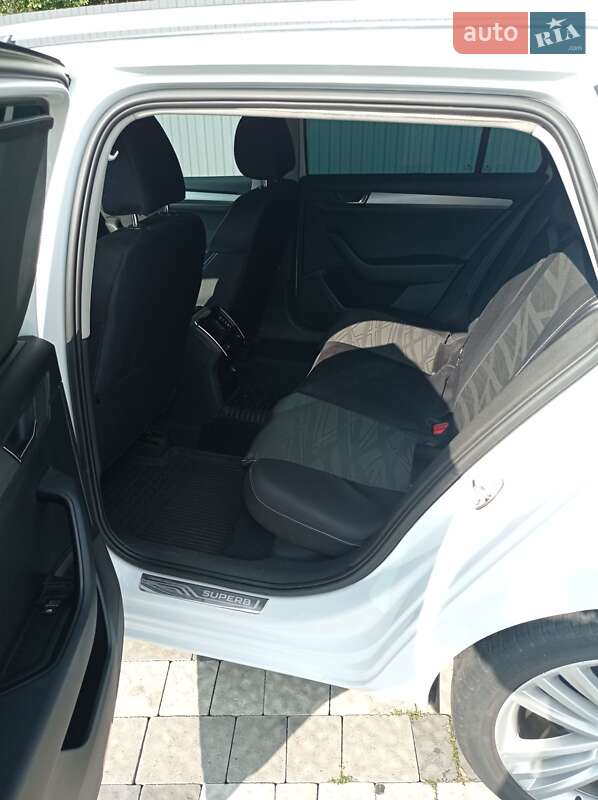 Универсал Skoda Superb 2016 в Ужгороде