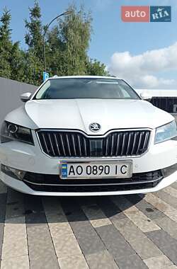 Универсал Skoda Superb 2016 в Ужгороде