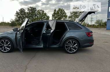Универсал Skoda Superb 2018 в 