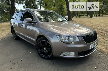 Универсал Skoda Superb 2011 в Киеве