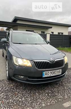 Универсал Skoda Superb 2015 в Ужгороде