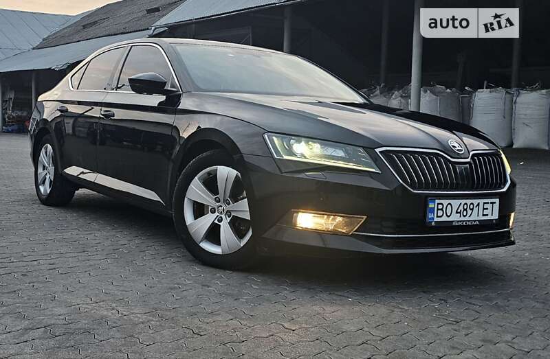 Лифтбек Skoda Superb 2018 в 