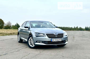 Лифтбек Skoda Superb 2015 в Любешове