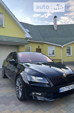 Лифтбек Skoda Superb 2016 в Мукачево