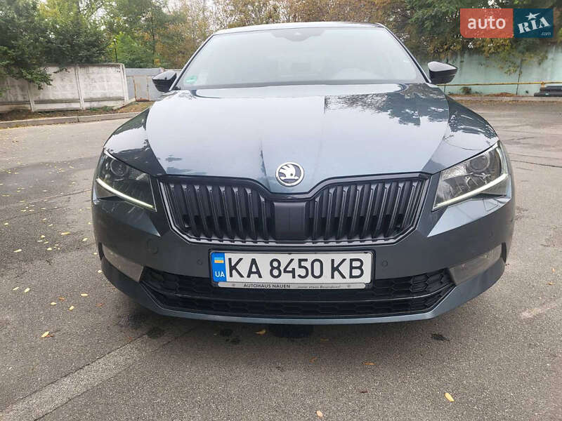 Лифтбек Skoda Superb 2019 в Киеве