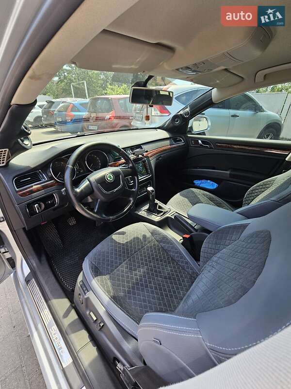 Лифтбек Skoda Superb 2012 в Виннице