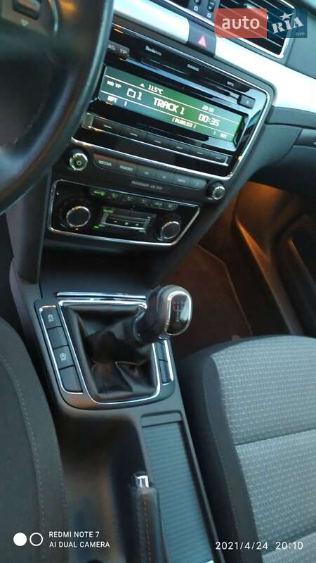 Універсал Skoda Superb 2011 в Чернівцях